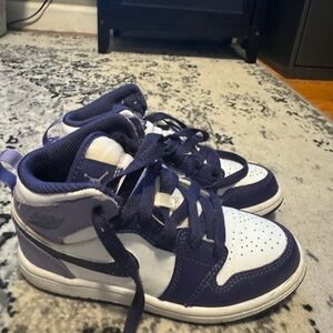 AIR JORDAN 1 RETRO MID BLUEBERRY